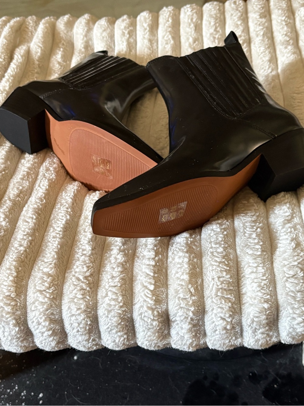 Madewell Black Leather Pointed Chelsea Ankle Boots - Picture 7 of 15